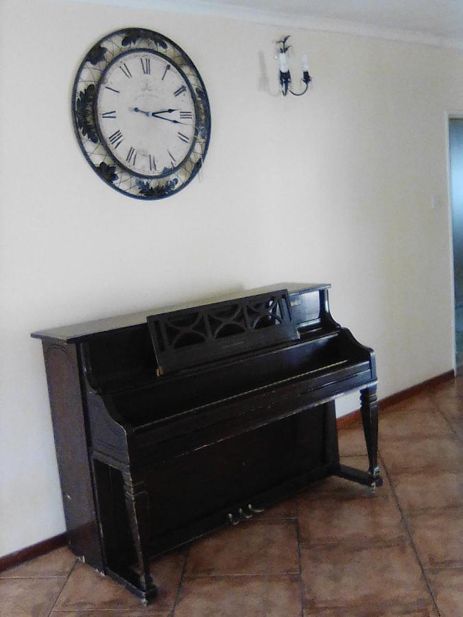 Bed and Breakfast Sugar Shack Backpackers Botswana Gaborone Esterno foto