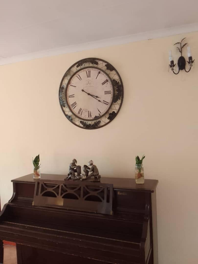 Bed and Breakfast Sugar Shack Backpackers Botswana Gaborone Esterno foto